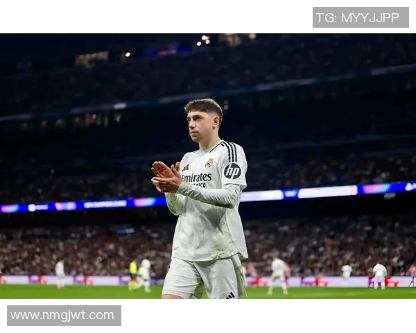 黑色球星壁纸精选足球主题个性化设计彰显运动魅力 黑色球星壁纸精选足球主题个性化设计彰显运动魅力