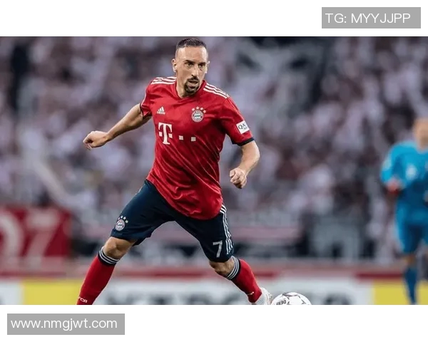 足球球星脚底技艺之美：探索足下风采与力量的完美结合